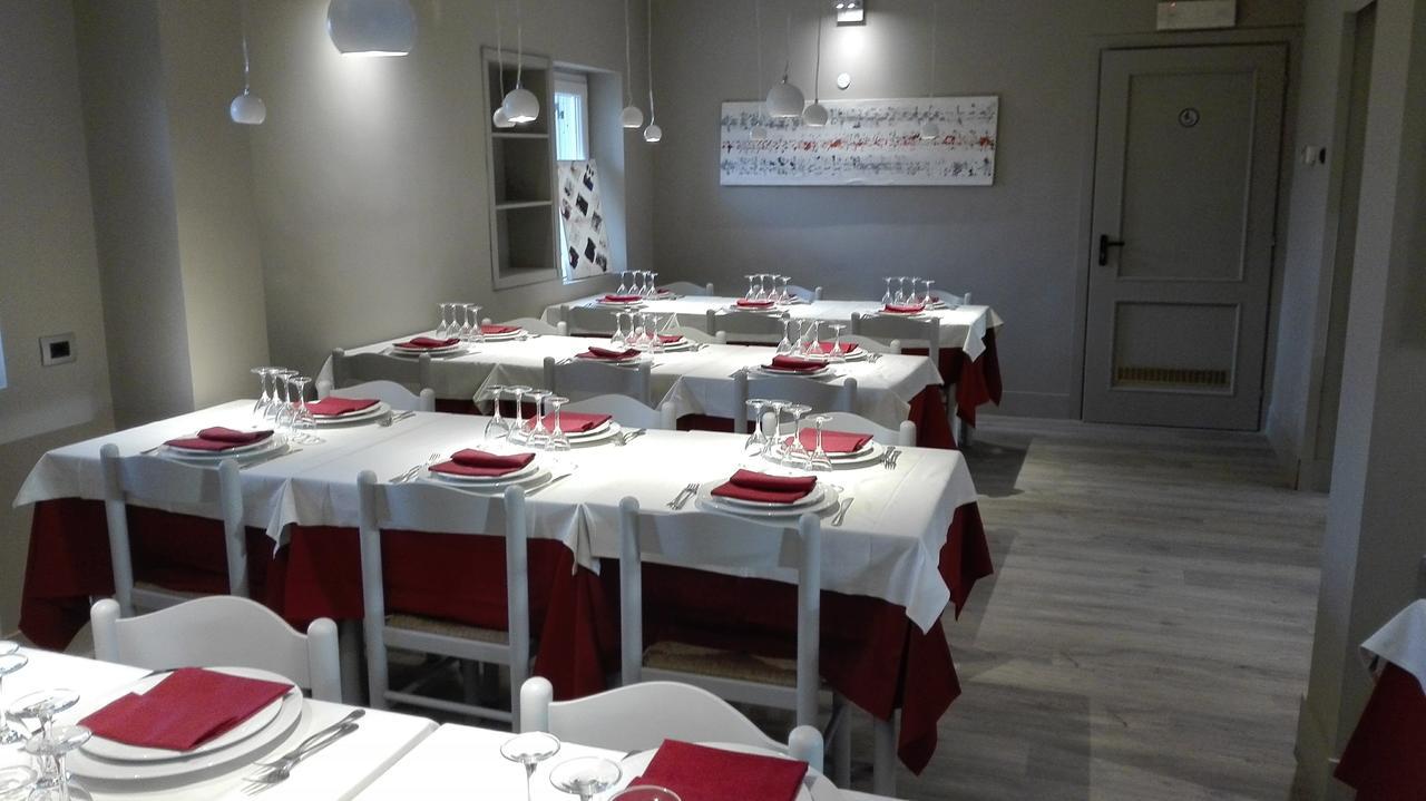 Hotel & Ristorante L'Angoletto In Selci Selci  ภายนอก รูปภาพ