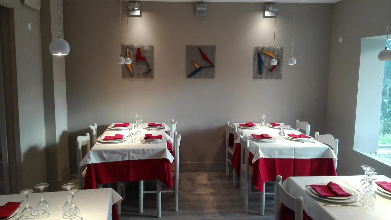 Hotel & Ristorante L'Angoletto In Selci Selci  ภายนอก รูปภาพ