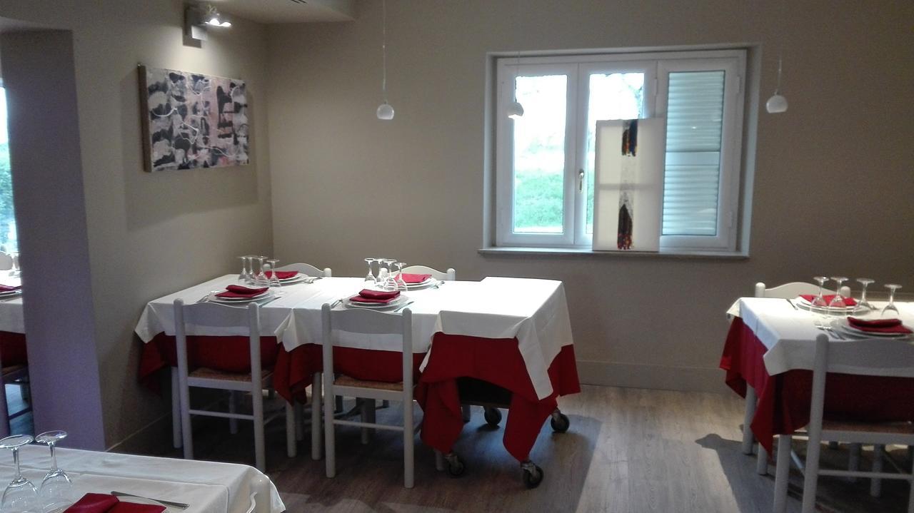 Hotel & Ristorante L'Angoletto In Selci Selci  ภายนอก รูปภาพ