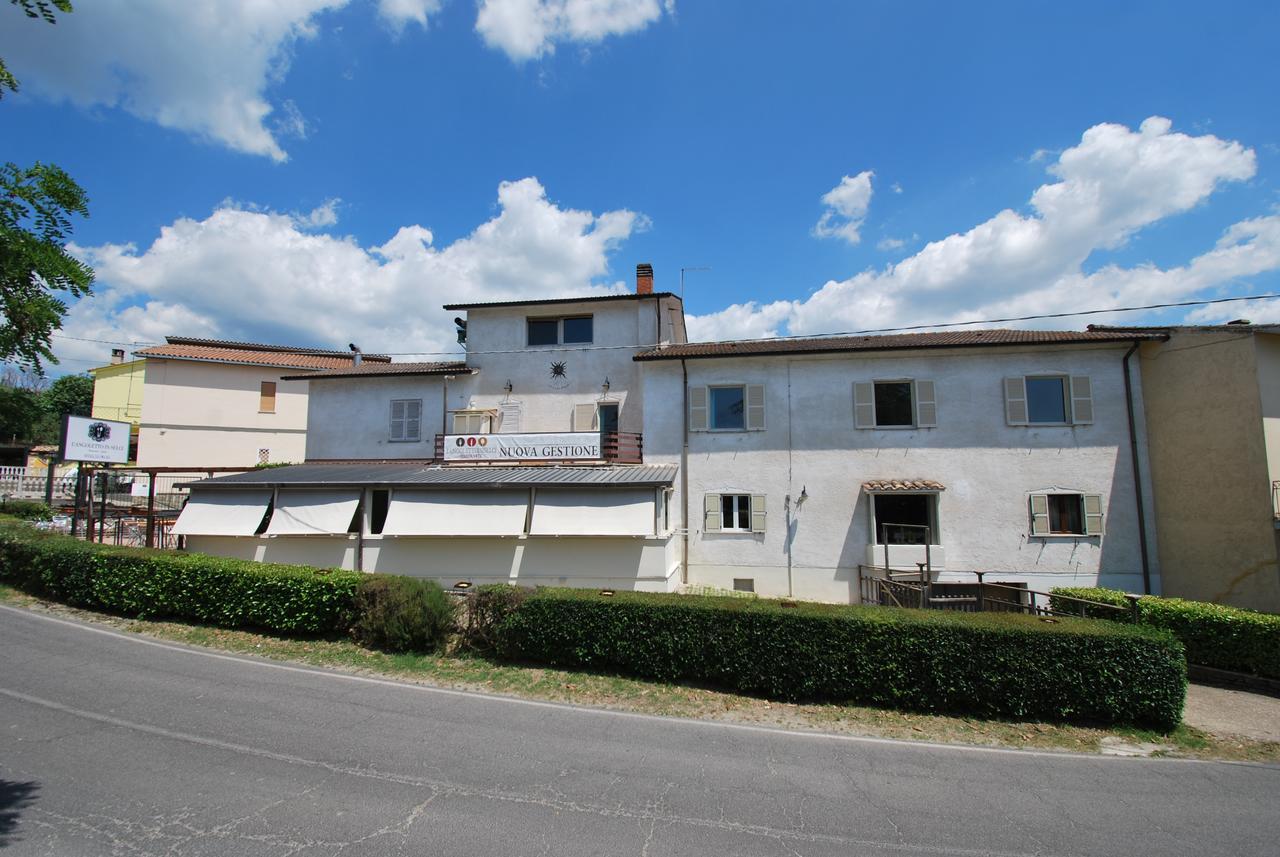 Hotel & Ristorante L'Angoletto In Selci Selci  ภายนอก รูปภาพ