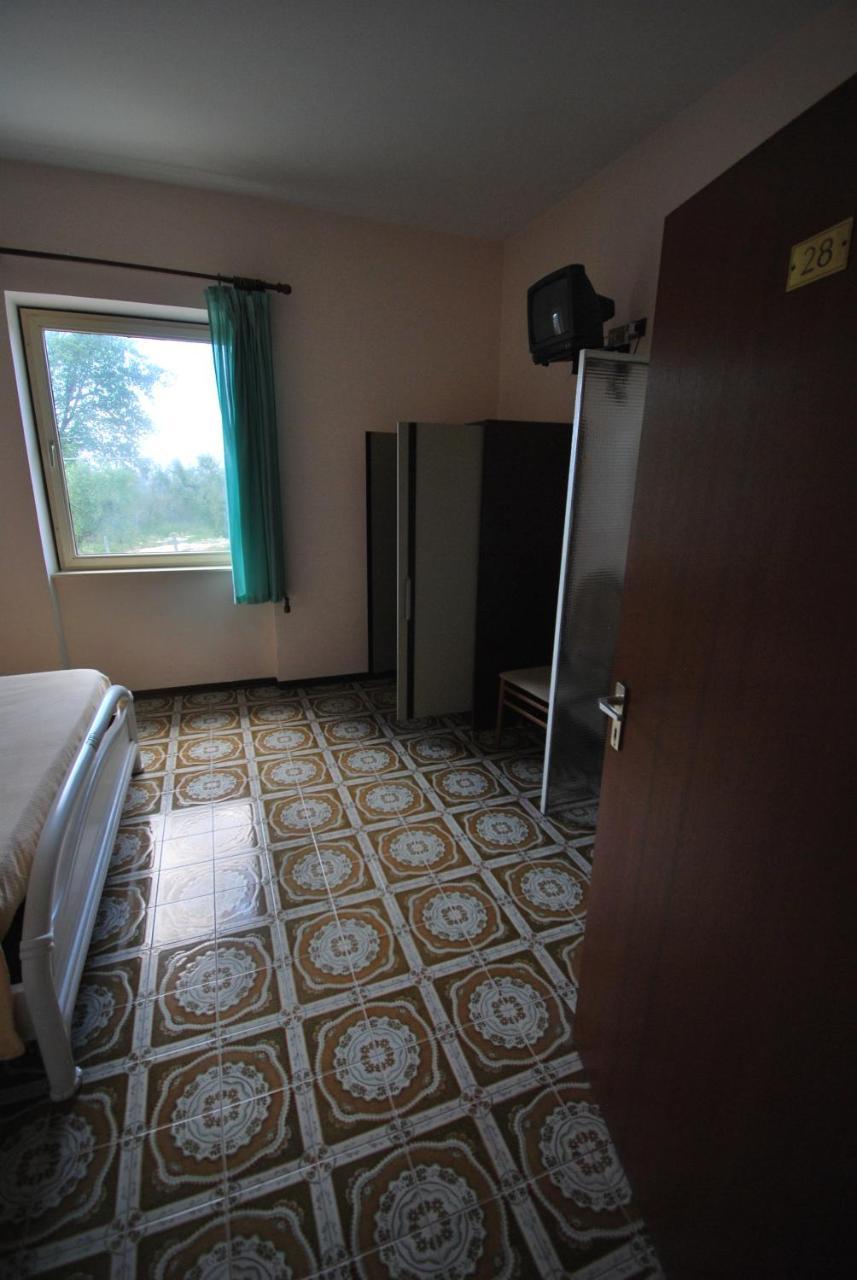 Hotel & Ristorante L'Angoletto In Selci Selci  ภายนอก รูปภาพ