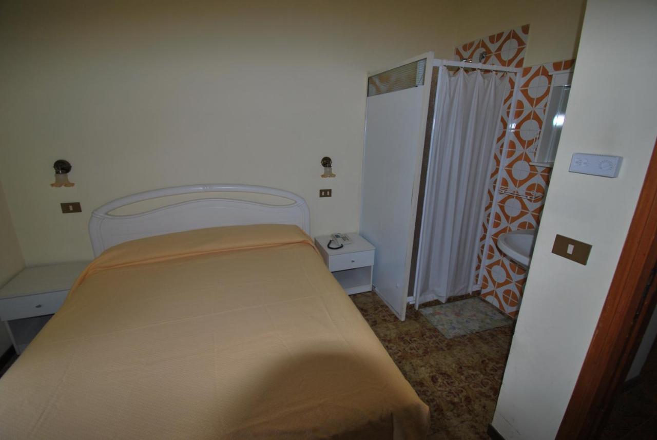 Hotel & Ristorante L'Angoletto In Selci Selci  ภายนอก รูปภาพ